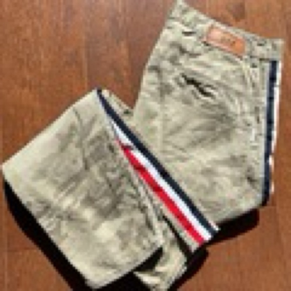Men's camo Chinos with Stripe Detail